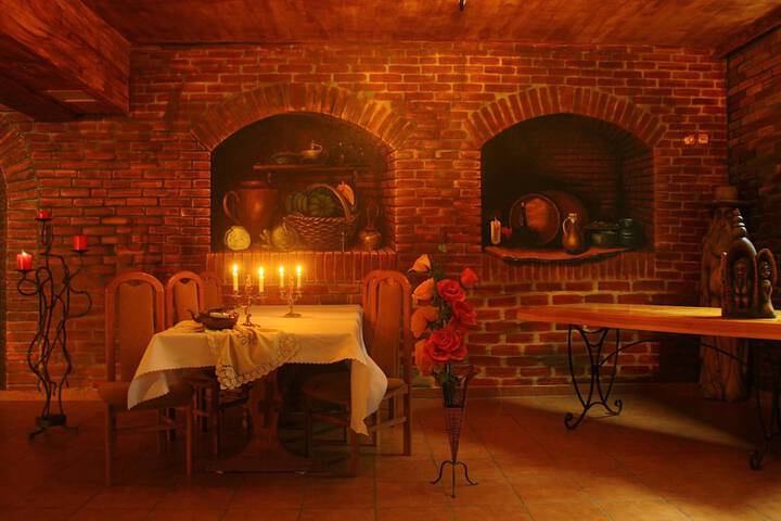 Dining 45 of 56