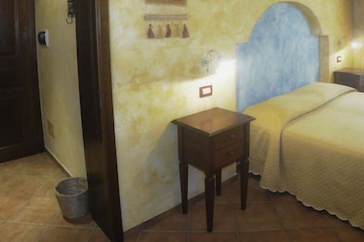 Room 3 of 17