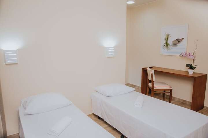 Room 10 of 19