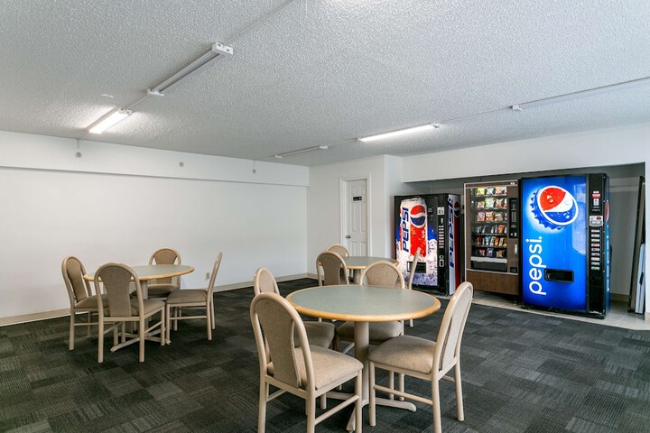 Business Center 18 of 20
