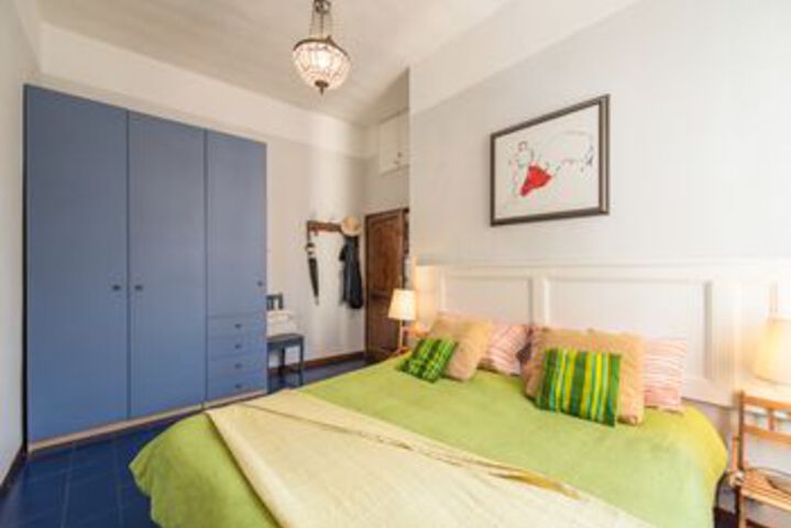 Room 5 of 10