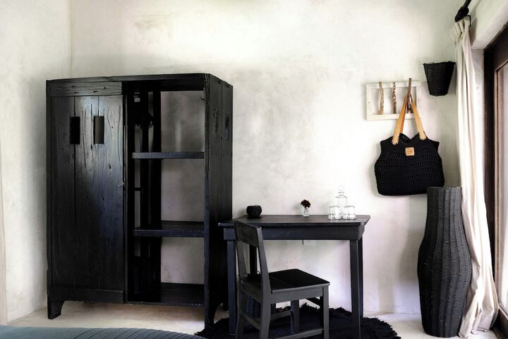 Room 27 of 189
