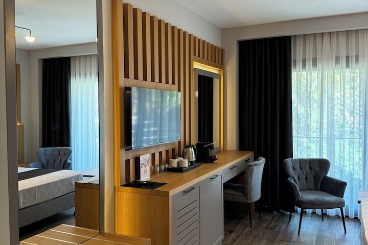 Room 25 of 74