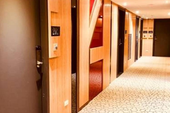 Ballroom/Hall 73 of 77