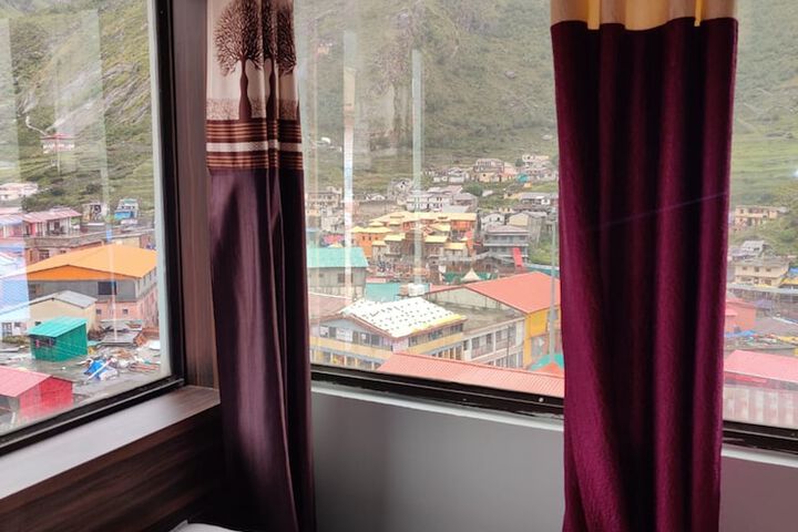 Room 2 of 6