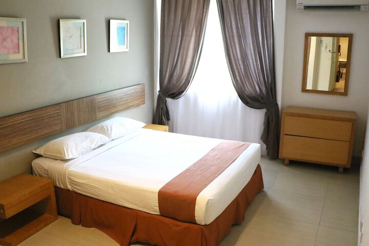 Room 9 of 40