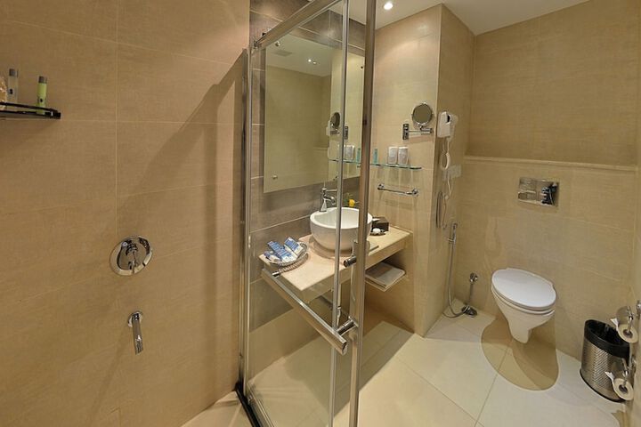 Room 5 of 36