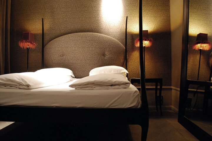 Room 13 of 53