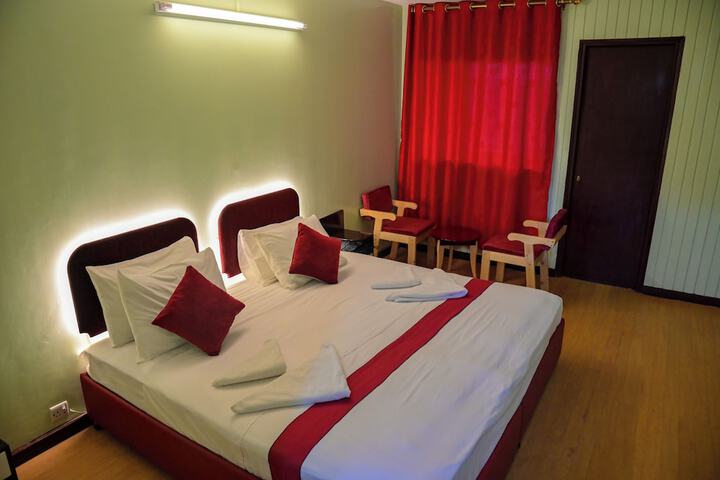 Room 8 of 30