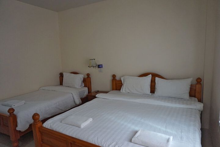 Room 7 of 32
