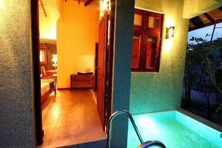 Room 6 of 15