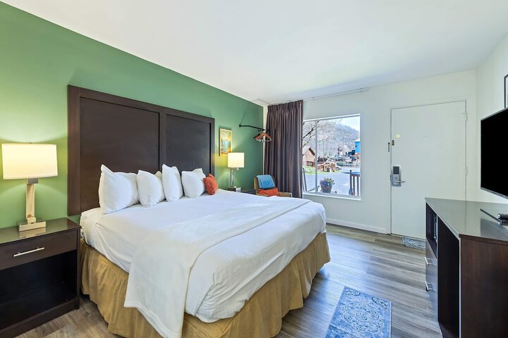 Room 30 of 65