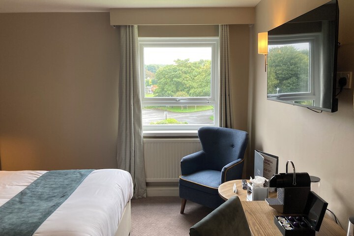 Room 11 of 26