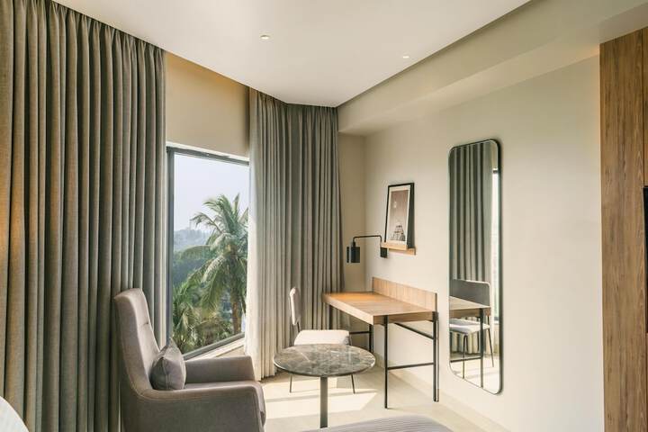 Room 10 of 22