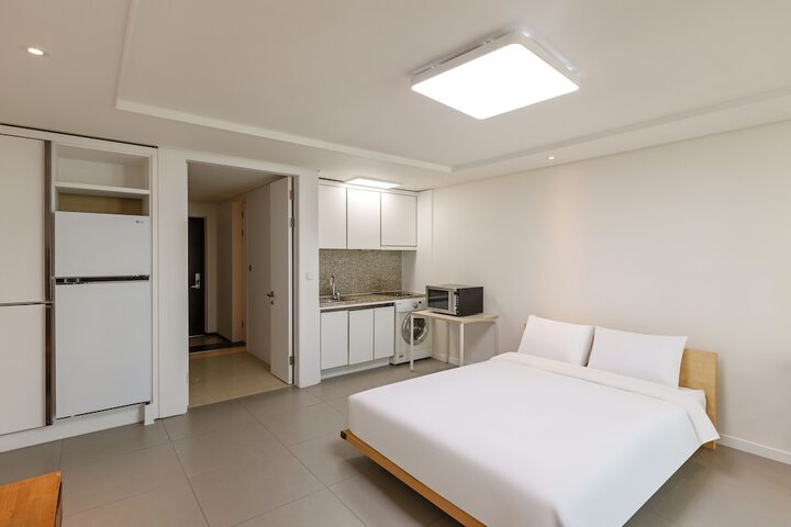 Room 18 of 94