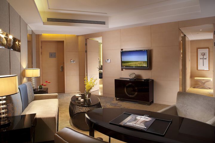 Room 5 of 79