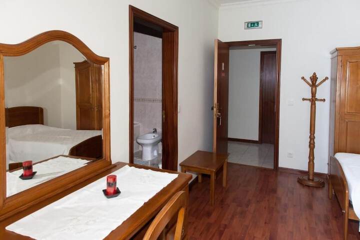Room 4 of 13