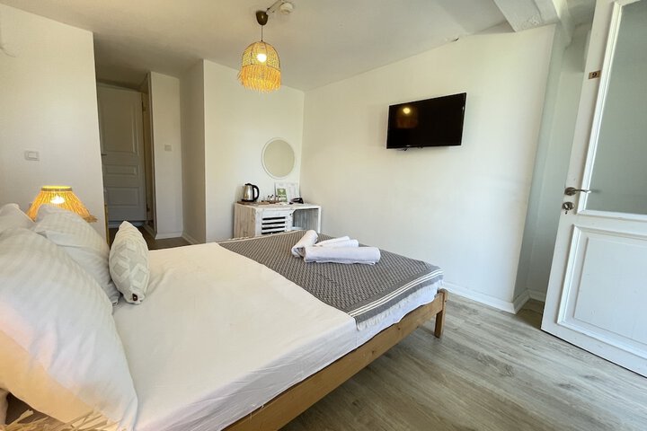 Room 11 of 132