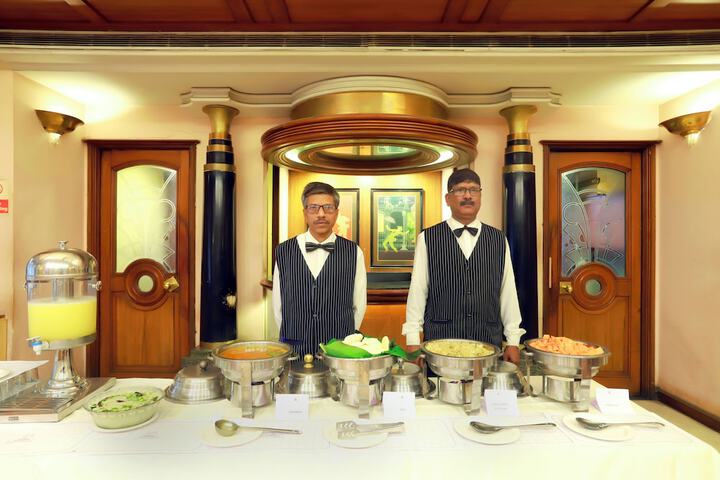 Dining 40 of 66