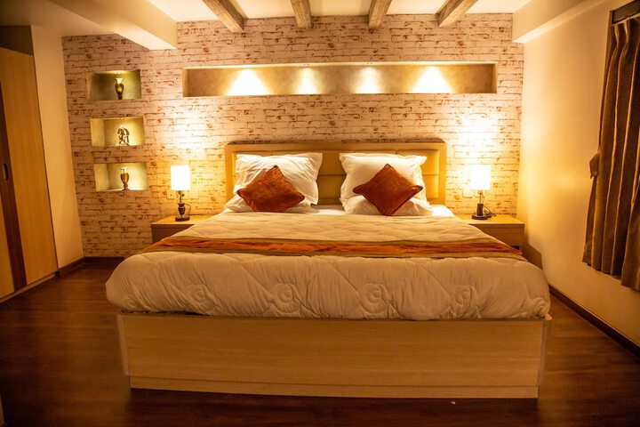 Room 4 of 26