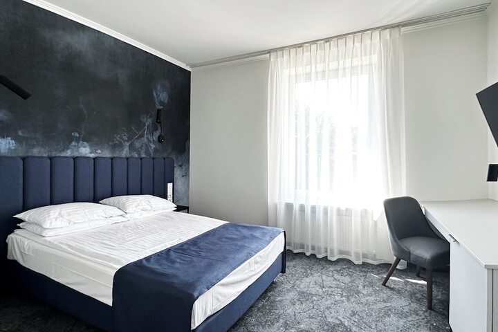 Room 17 of 108