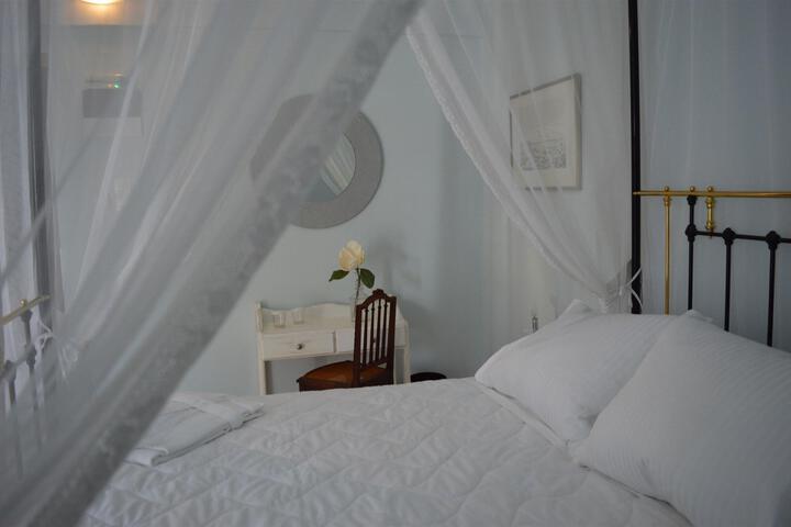 Room 12 of 40
