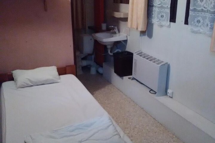 Room 30 of 50
