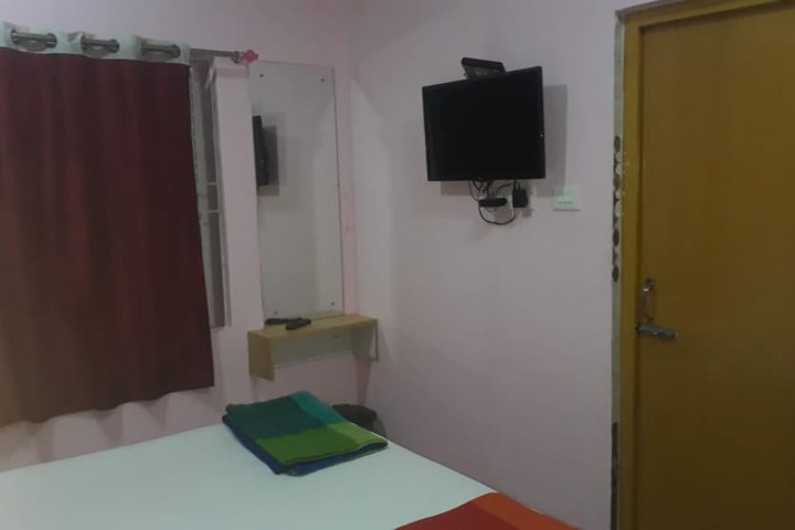 Room 6 of 15