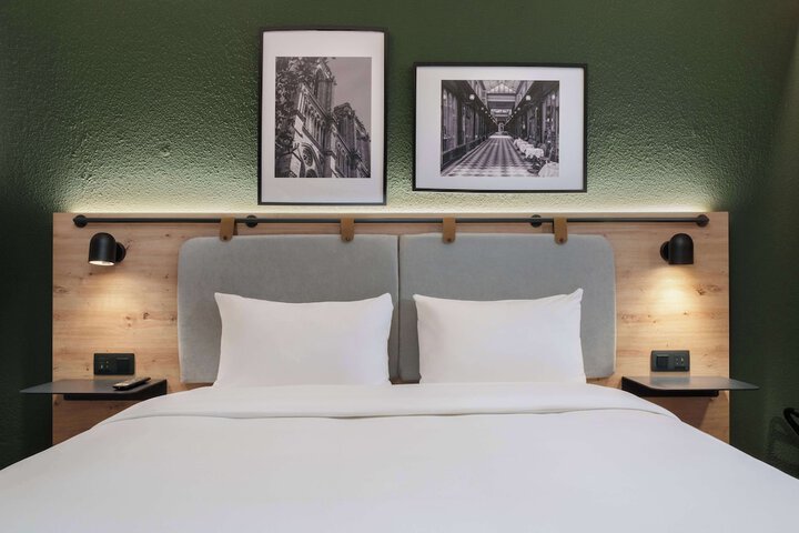 Room 15 of 41