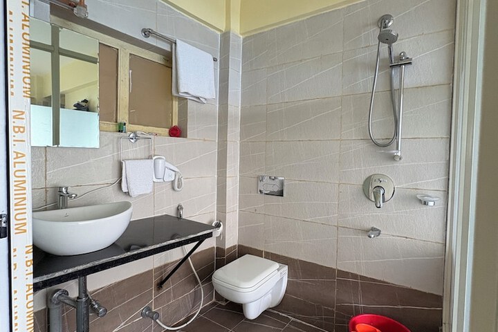 Room 8 of 21