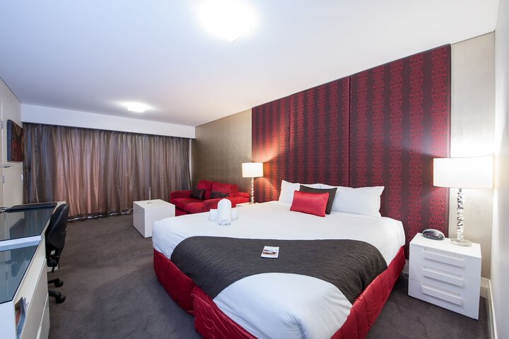 Room 12 of 87