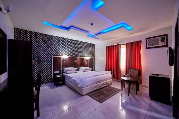 Room 21 of 51
