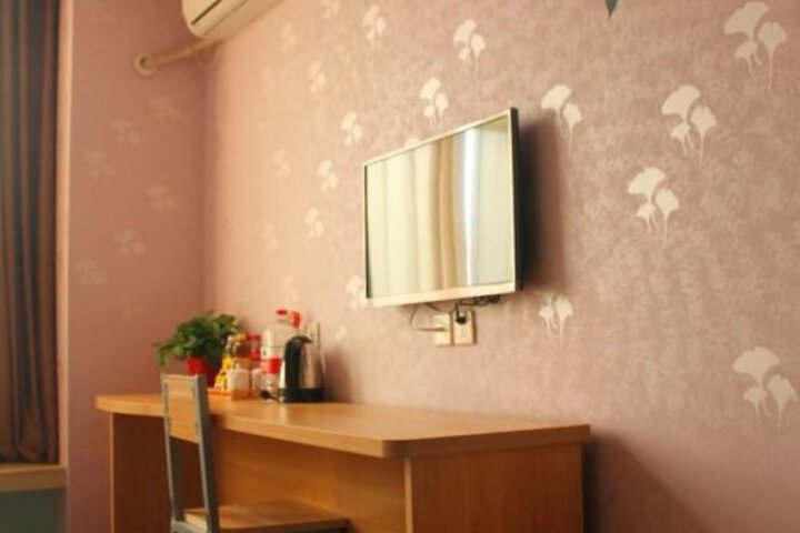 Room 9 of 9