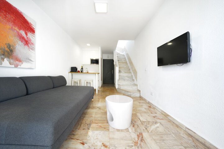 Room 15 of 44
