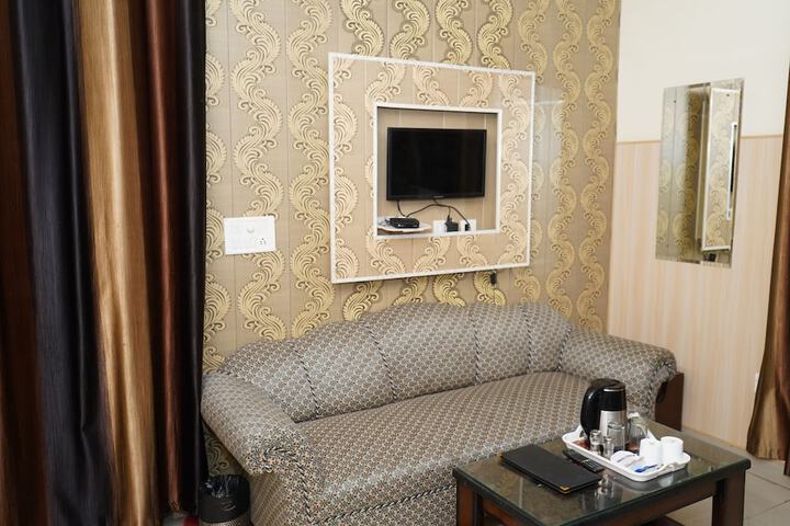 Room 37 of 68