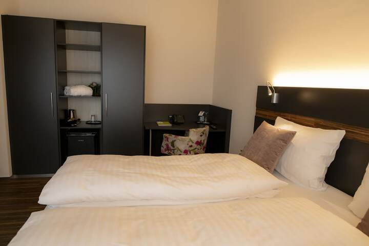 Room 5 of 73