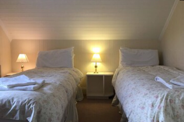 Room 72 of 116