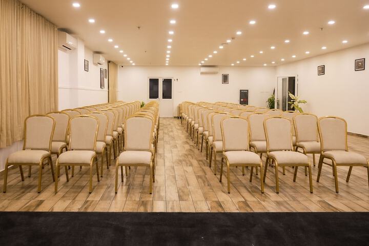 Ballroom/Hall 182 of 209