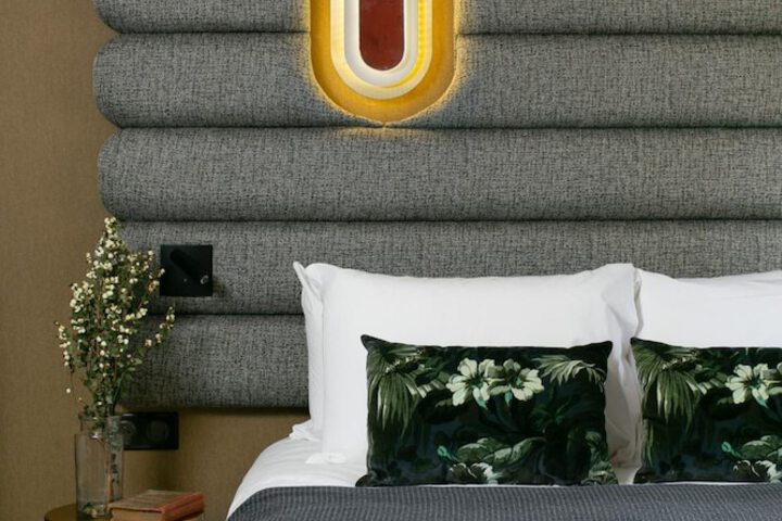 Room 12 of 28