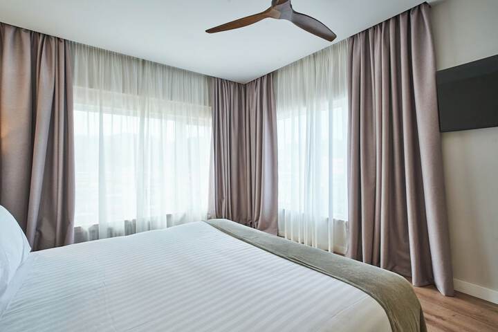 Room 42 of 132