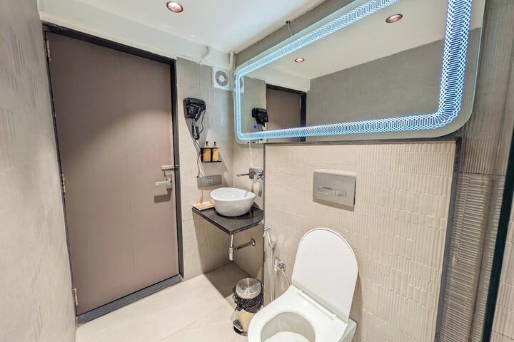 Room 153 of 184