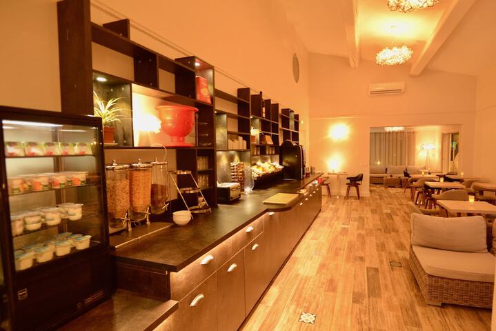 Breakfast area