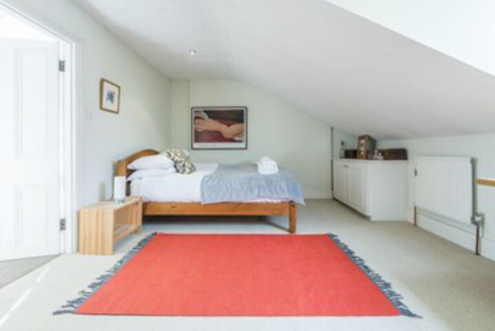 Room 46 of 83