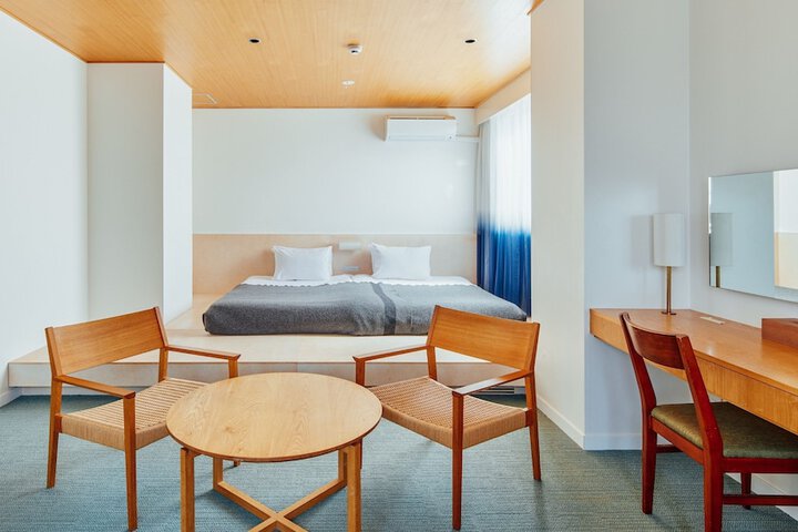 Room 9 of 131