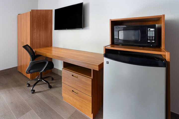 Room 13 of 26