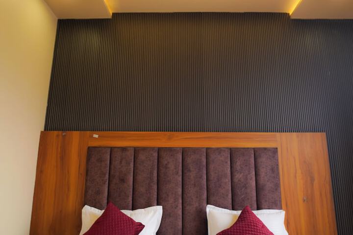 Room 2 of 18