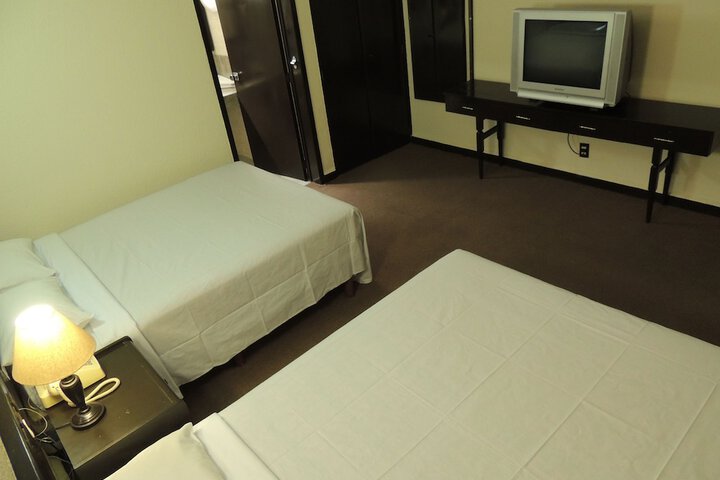 Room 9 of 20
