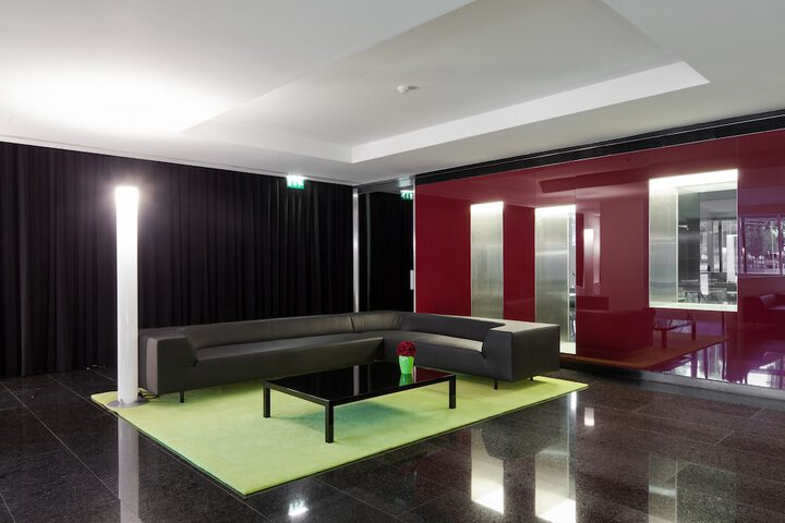 Guest Lobby