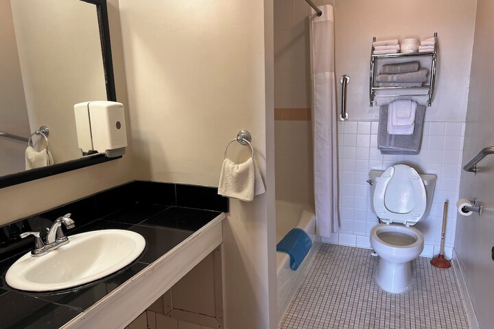 Room 30 of 48
