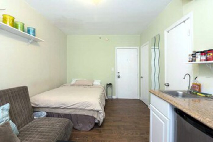 Room 6 of 15